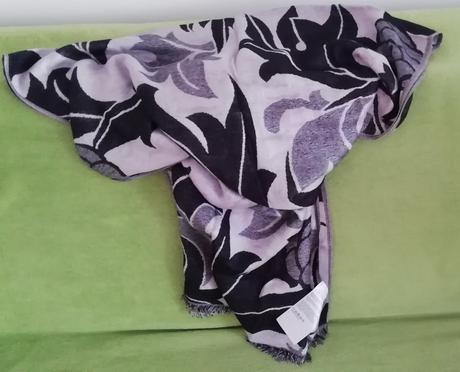 Šál čierno-sivý, 
