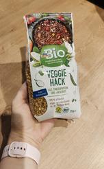 DmBio Vegánska pochúťka z hrachového proteínu a jackfruitu Veggie Hack, 75 g