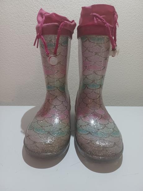 Dievčenské gumáky, 29