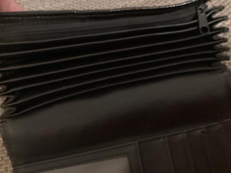 Peňaženka s veľa priečinkami,