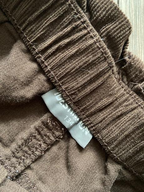 Menčestrová sukňa, 134