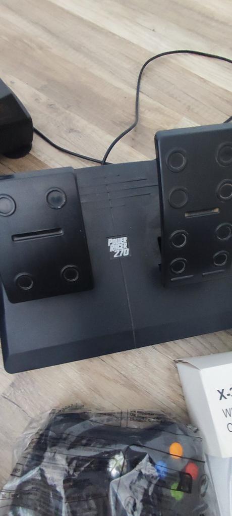 Xbox 360 + príslušenstvo,