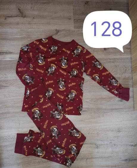 Pyžamo, 128