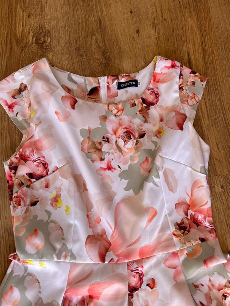 2x oblečené šaty 38-40 gotta, 38