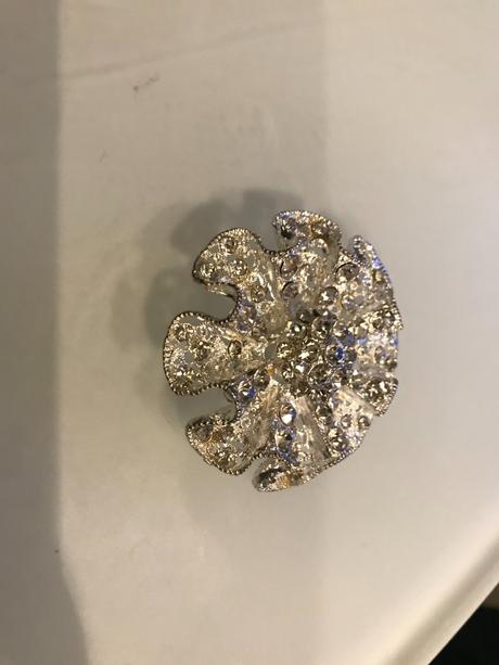 Brošna s vela kamienkami - priemer cca 6 cm,