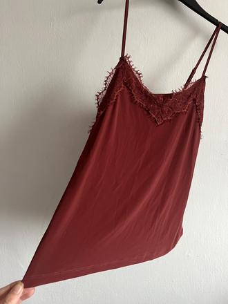 Krasne bordove tielko s cipkou, m