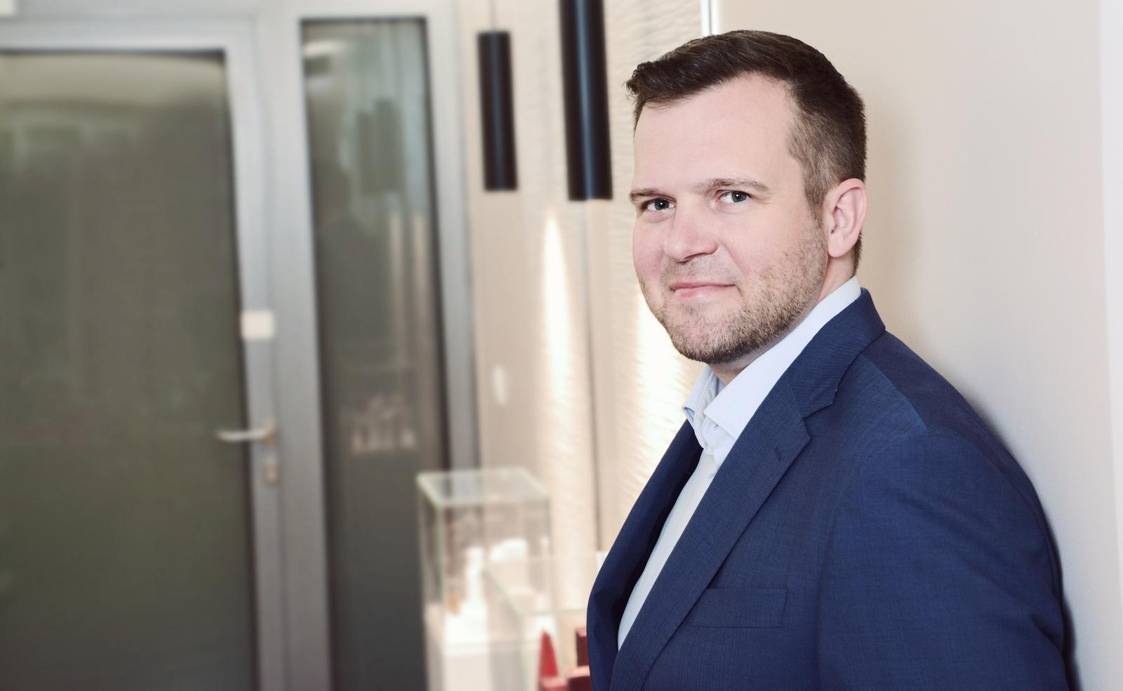 Image title Image title