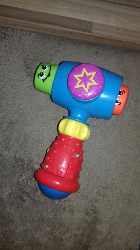 Detske kladivko fisher price, 