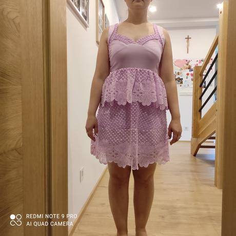Ľevanduľové šaty s krajkou, 36