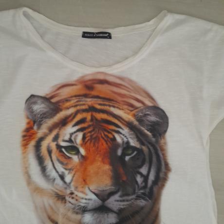 Zánovné dámske tričká veľkosť m,l cena 5e/ks, l