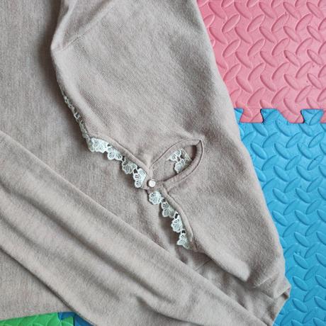 Svetrík s výšivkou, bonprix,44