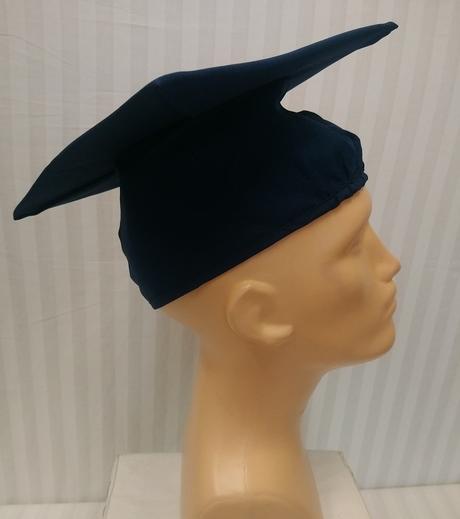 Študentská tmavo modrá promočná čiapka, graduation, 