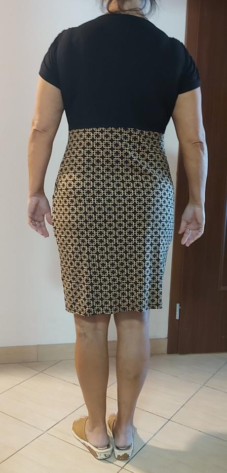 Dámske šaty- triedime šatník, 42