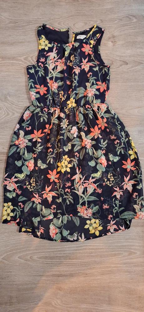 Dievcenske saty, h&m,146