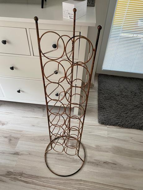 Krásny medený stojan na vínové fľaše, 