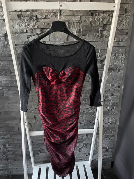 Guess v.s male m elasticke, guess,s