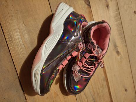 Botasky, reserved,32