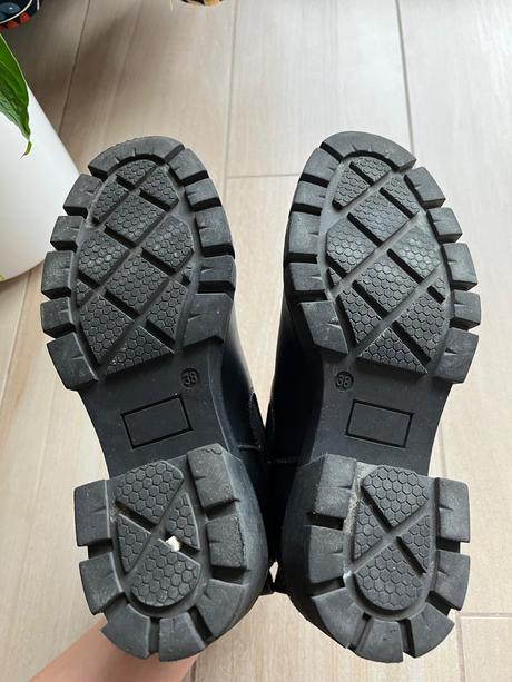 Kožene členkove čižmy, 38