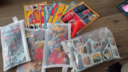 Puzzle, pracovné listy, pero,