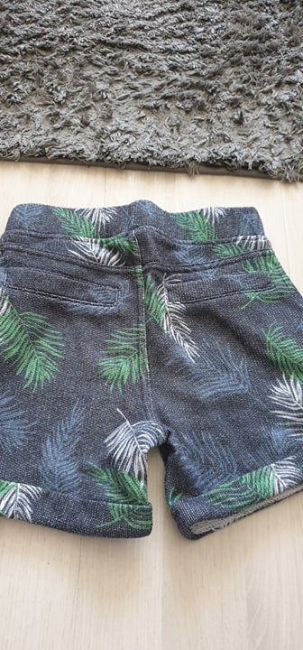 Šortky č.122, 122