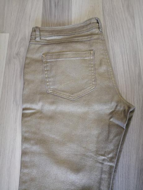 Zaujimave nohavice, 40