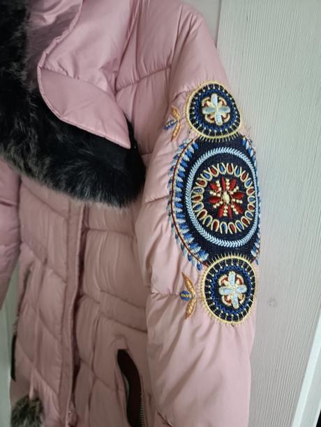Zimna bunda, s