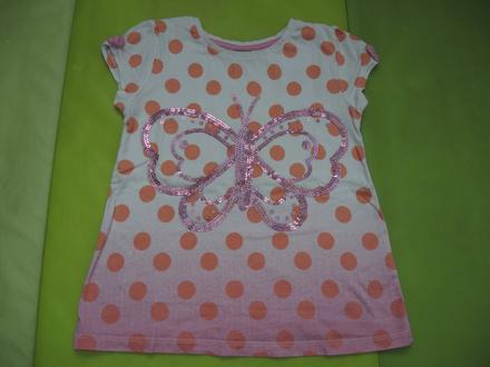 Tričko s motýľom, tu,104