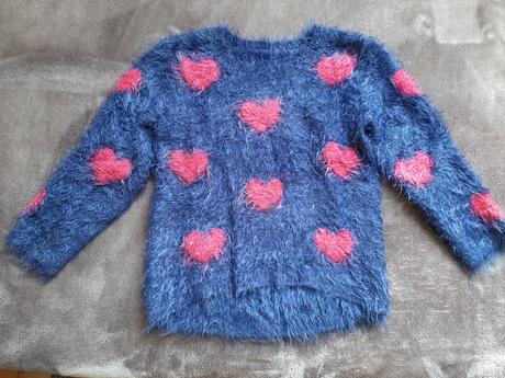 Chlpatý svetrík so srdiečkami, 3-4 roky, matalan,104