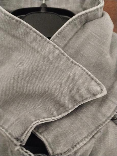 Riflová bunda aj na leto, značka na foto, s