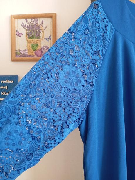 Spoločenské šaty,