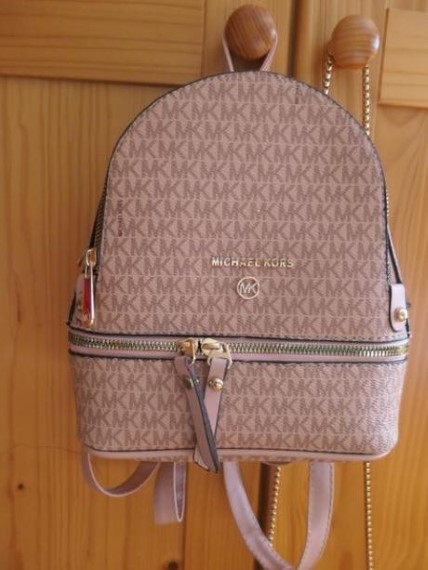 Stylovy, moderny, kvalitny,luxusny dizajnovy batoh,
