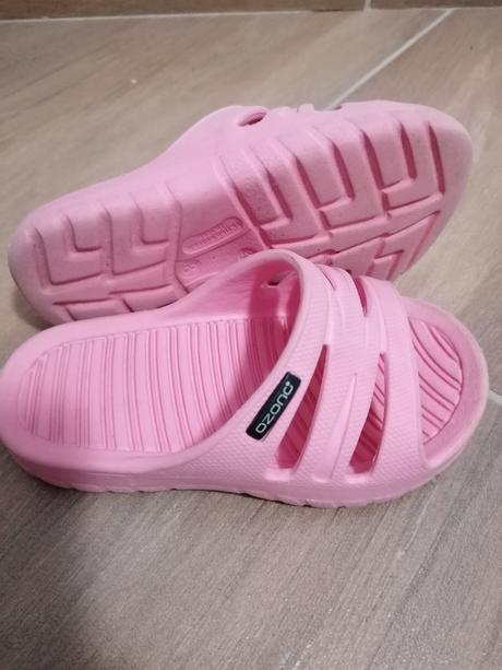 Milé bazénové šľapky, 28