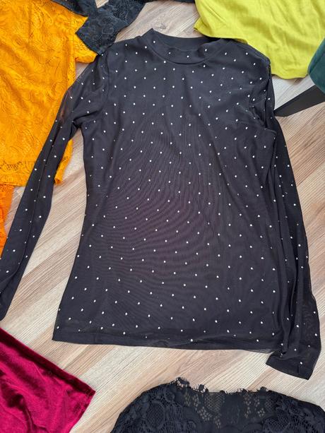 Balík dámskeho oblečenia, s