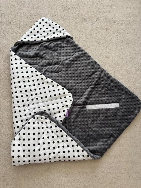 Zavinovacia deka do autosedačky resp.kočiara, 