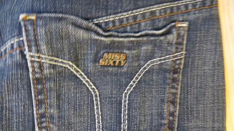 Zostihlujuca riflova sukna. top stav a strih., miss sixty,s