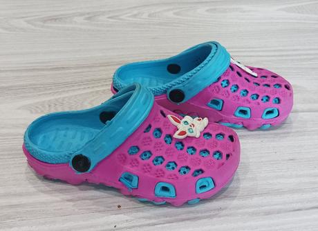 Dievčenské šľapky 28, 28