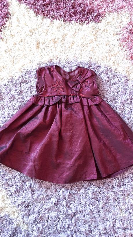 Bordové šatičky, 92