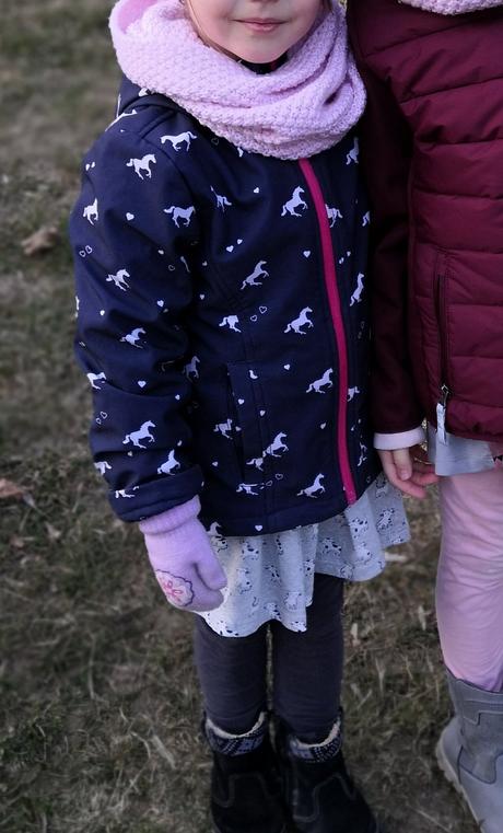 Bunda prechodná s koňmi v.104, dopodopo,104