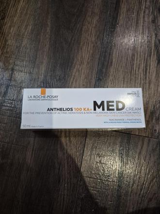 La roche anthelios med 100, 