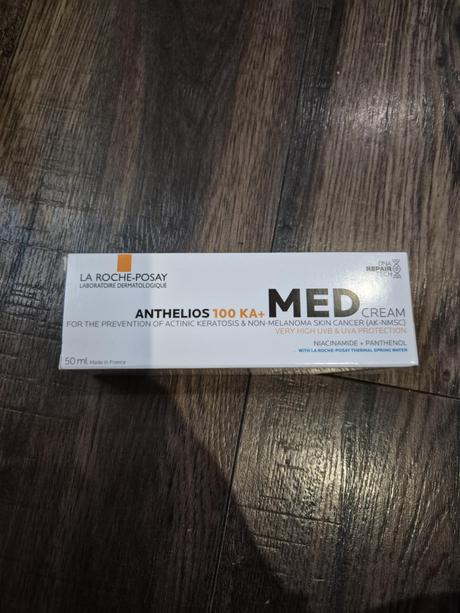 La roche anthelios med 100, 