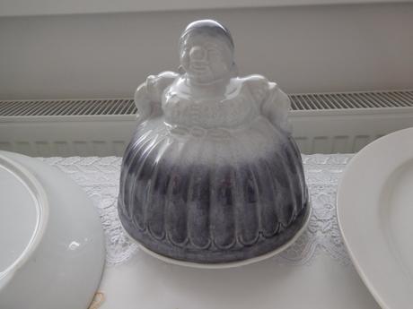 Porcelánové veľké taniere +misky na kompot značené, 