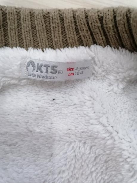 Krásny sveter v. 104, 104