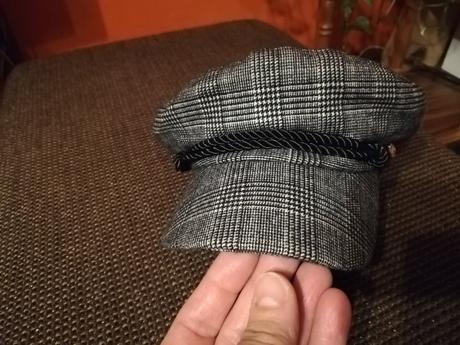 Čiapka námorníckeho typu, chantall