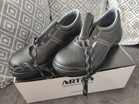 Ochranná obuv s oceľovou špičkou, 43