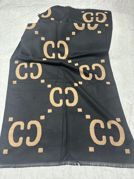 Veľký dojfarebný šál, 