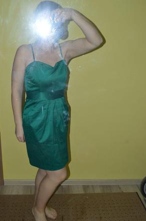 Smaragdovo zelene saty, m