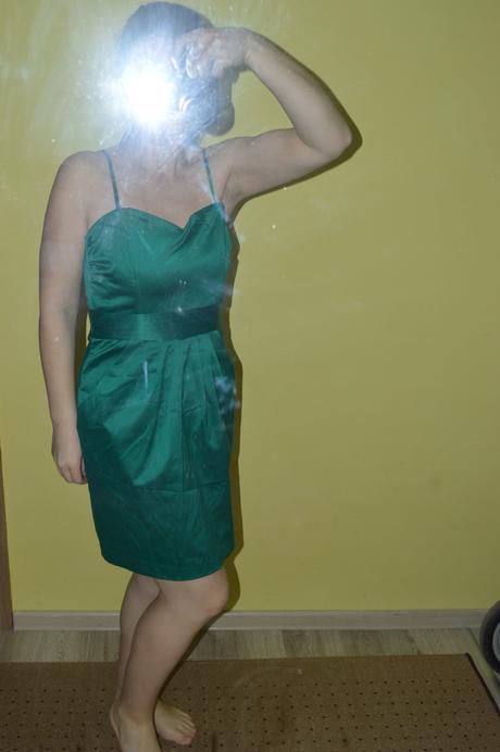 Smaragdovo zelene saty, m