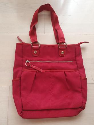 Cervena taska zn. prato,