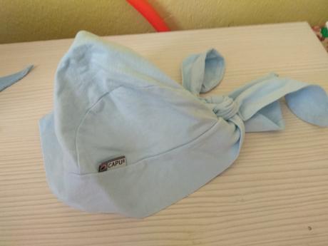 Bledomodra piratka, 80