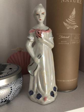 Porcelánová ozdoba,